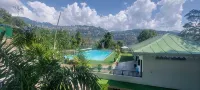 Treenz Hotel - piscina