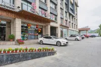 Lavande Hotel (Chengde Mountain Resort Waiba Temple) - parkir