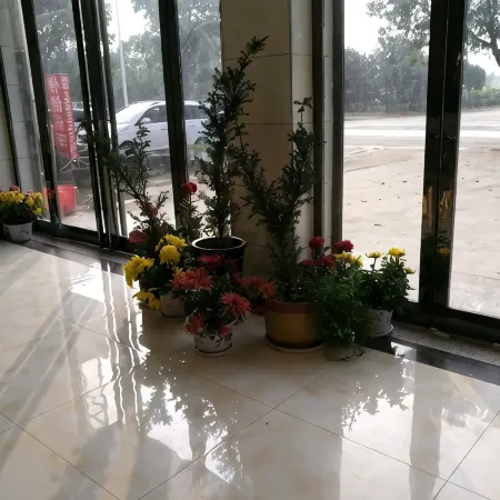 Fangcheng Guanzhuang Business Hotel