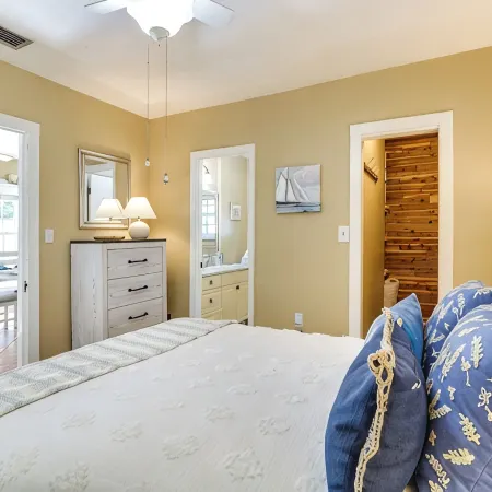 3 Bedroom Lakefront Retreat Near Downtown Tavares