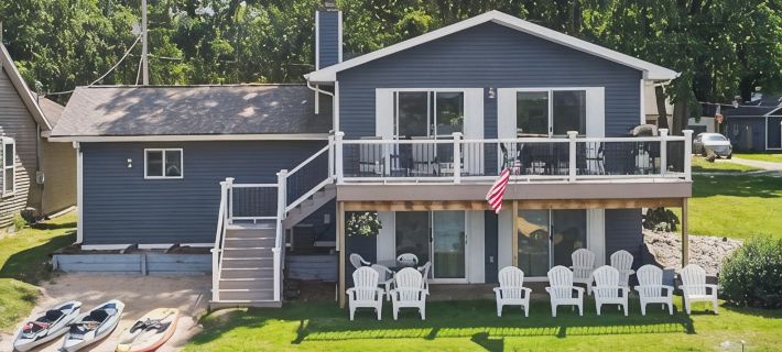 藍色小屋 - Canadian Lakes湖畔迷人鄉村別墅 - 可住8人 米科斯塔縣住宿飯店