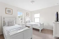 Pet Friendly Amazing 5 Br Sleeps 10