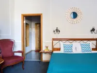 Iskra Hotel クルーザー オーロラ周辺のホテル