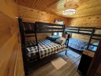“The Cabin Serenity Ranch. Centrally located to all the wonders of Shannon co. - Chalets