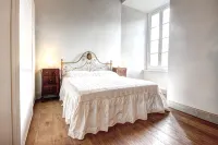 Palazzo Bichi Ruspoli-Historical Res, near Campo Square and close to everything