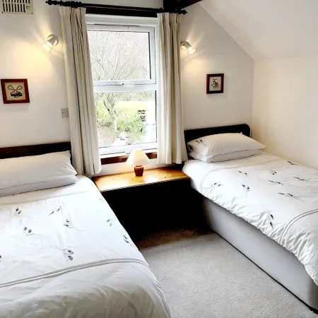 Lovely Waterfront Cottage With Stunning sea Views and log Fire