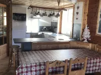 Spacious renovated apartment - 75m², at the foot of the slopes, ideal for families (baby equipment Hotéis em Vénosc