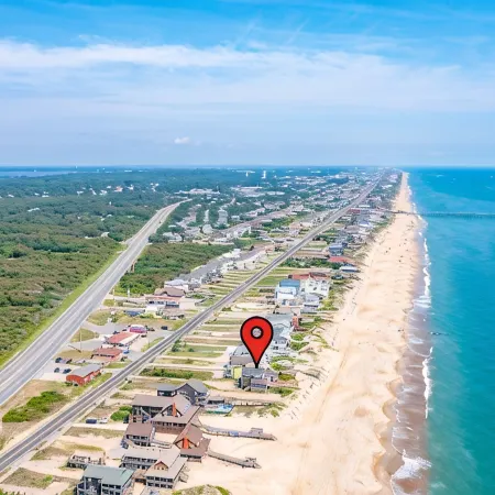 Oceanfront 5 bedroom in Nags Head, NC Outer Banks. Art lovers home.