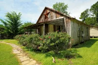 Old Fashioned 1930s Country Cottage Retreat in Plantersville - Near TX Ren Fest