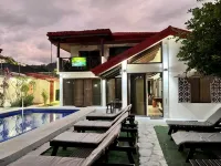 Mason Party Villa Near Night Life Jaco - فلل