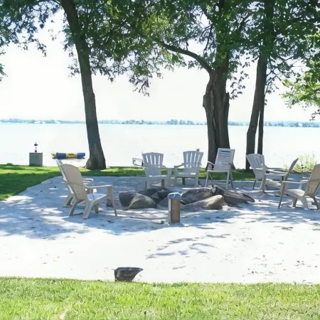 Unique Family Rental on Lake Champlain, NYLife is Good" Отели в г. Шамплейн
