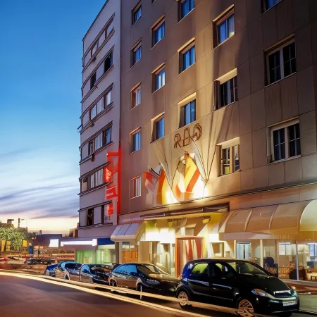 Queen's Astoria Design Hotel Отели рядом с достопримечательностью «Савски-Венац»