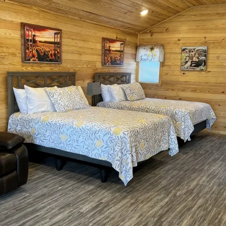 Cabin Unit 6 of 6 with AC and WiFi in lovely Paige