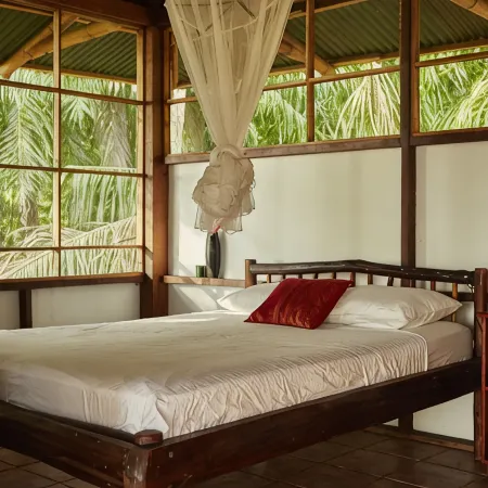 Peaceful ocean view Home in  Ballena Marine National Park.  Walk to Beaches.