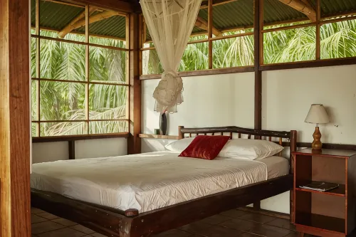 Peaceful ocean view Home in  Ballena Marine National Park.  Walk to Beaches.