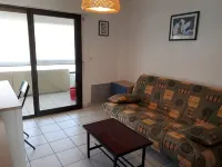FACE TO THE CENTRAL BEACH for this pleasant T2 of 40m². - 3-Star
