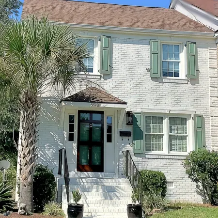 Coastal Comfort Near Shem Creek & Beaches – Walkable Location!