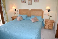 Free unlimited WiFi-Air Conditioned-BBQ-Rooftop Solarium-2 Bed 2 Bath Villa