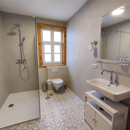 Renovated historic apartment - bright and spacious