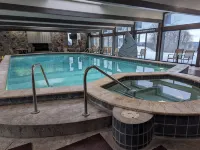Shanty Creek 4-Season Chalet: Skiing, Lakes, Golf Courses & Trails - Chalets