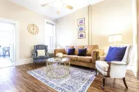 DOWNTOWN HISTORIC BLUFF HOME in DUBUQUE - Homestays