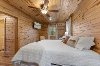 Nature Retreat Near Buffalo River w/ Hot Tub
