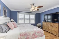 #1 Rated Vacation Home w/ Deep Water on the Main Channel - Wifi