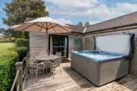 Clover Croft lodge - sleeps 4/5 with private hot tub