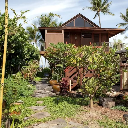 Hawaii Oceanfront 1-bedroom Cottage