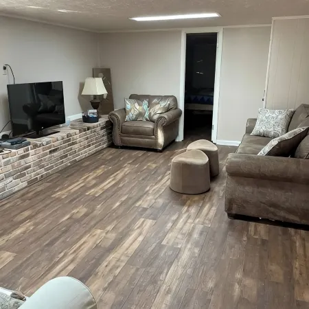 Cozy 2-bedroom apartment in welcoming Abbeville with AC, WiFi