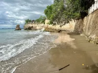 Oceanfront Luxury Villa: Private Beach & Staff, Solar Powered Hotels in Treasure Beach