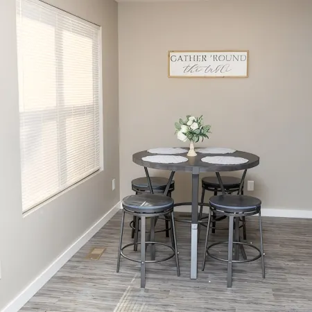 Quiet and cozy new townhome minutes from the mall exit.
