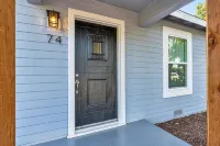Cozy Downtown Cottage - Homestays