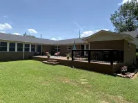 3 Bedroom Home Pool 2 Miles from Crater of Diamonds Ξενοδοχεία στην πόλη Murfreesboro