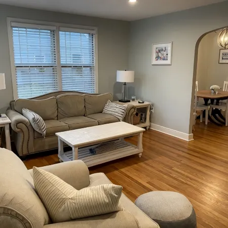 Charming home, easy access - everything Branford. Super Host with 5-Star Rating