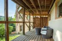 NAPA Suite • Hot Tub • Downtown • Original Art - 4-Star