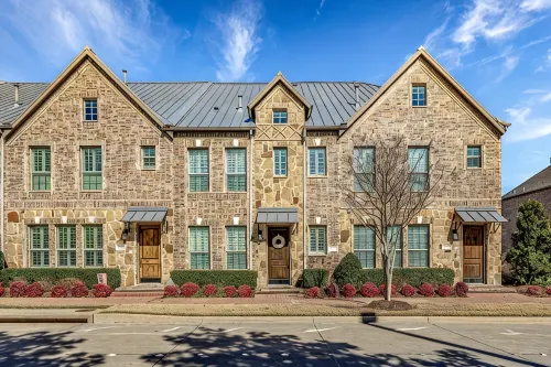 "New" Luxury & Highly furnished upscale w Patio, Garage & fireplace.