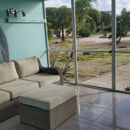 NEWLY RENOVATED Ocean Front 2 bedroom/ 2 bath, pristine water, divers paradise.