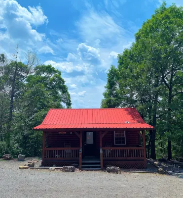 Romantic Cabin with Jacuzzi Tub. Ride-in Access to Wolf Pen Gap ATV trails - Chalets