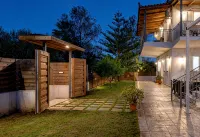 Ruvelis private pool villa - Villas