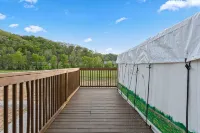 Furnished Glamping Tent/King Bed/Access to the Red River - Dancing Deer - #6 - Leirintäalue