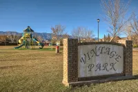Upscale with Mtn Views, Hot Tub, 25 Mins to Zion NP - 4-Star