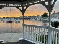 Indoor/Outdoor Pool and Hot Tub, Beautiful Beaches, Perfect for Ski Vacations