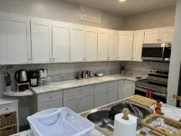 Lovely 2 bedroom rental unit with free parking