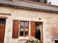 Renovated house in pretty Touraine village Hôtels à : Saché