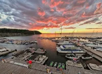Waterfront & Dock, Walking Distance To Downtown! - Wifi