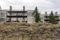 Stunning 3B/3B ski in/out mtn retreat w/ steam shower & Mountain View’s! - 무료 와이파이
