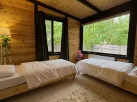 Pentalow Cabin - parking
