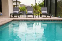 NEW Coastal Paradise GEM!! Spacious 4BR, 3 Full Baths w/Pool!! PET FRIENDLY!!! - piscina