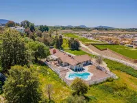 GREAT LOCATION! CLOSE TO PELTZER, LORIMAR, FAULKNER, LONG SHADOW WINERIES!
